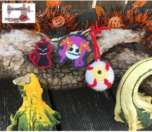 Stickserie - Spooky Friends incl. passenden Buttons, Stifteaufsätze & Anhänger